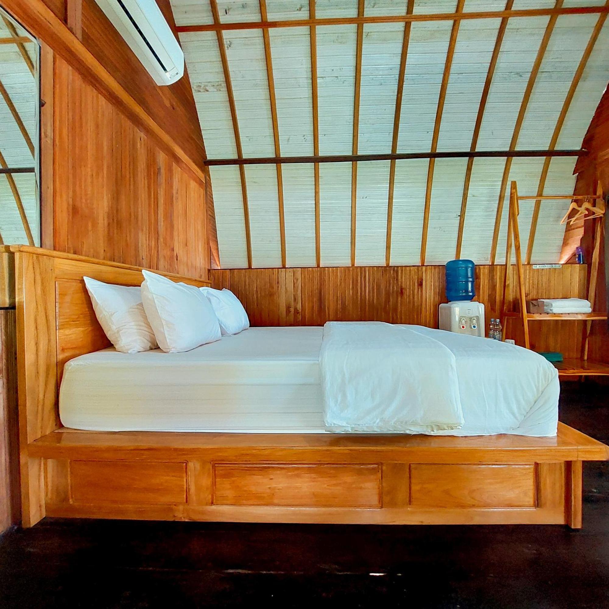 Sunari Beach Resort 2 Padang (Selayar) Exterior foto