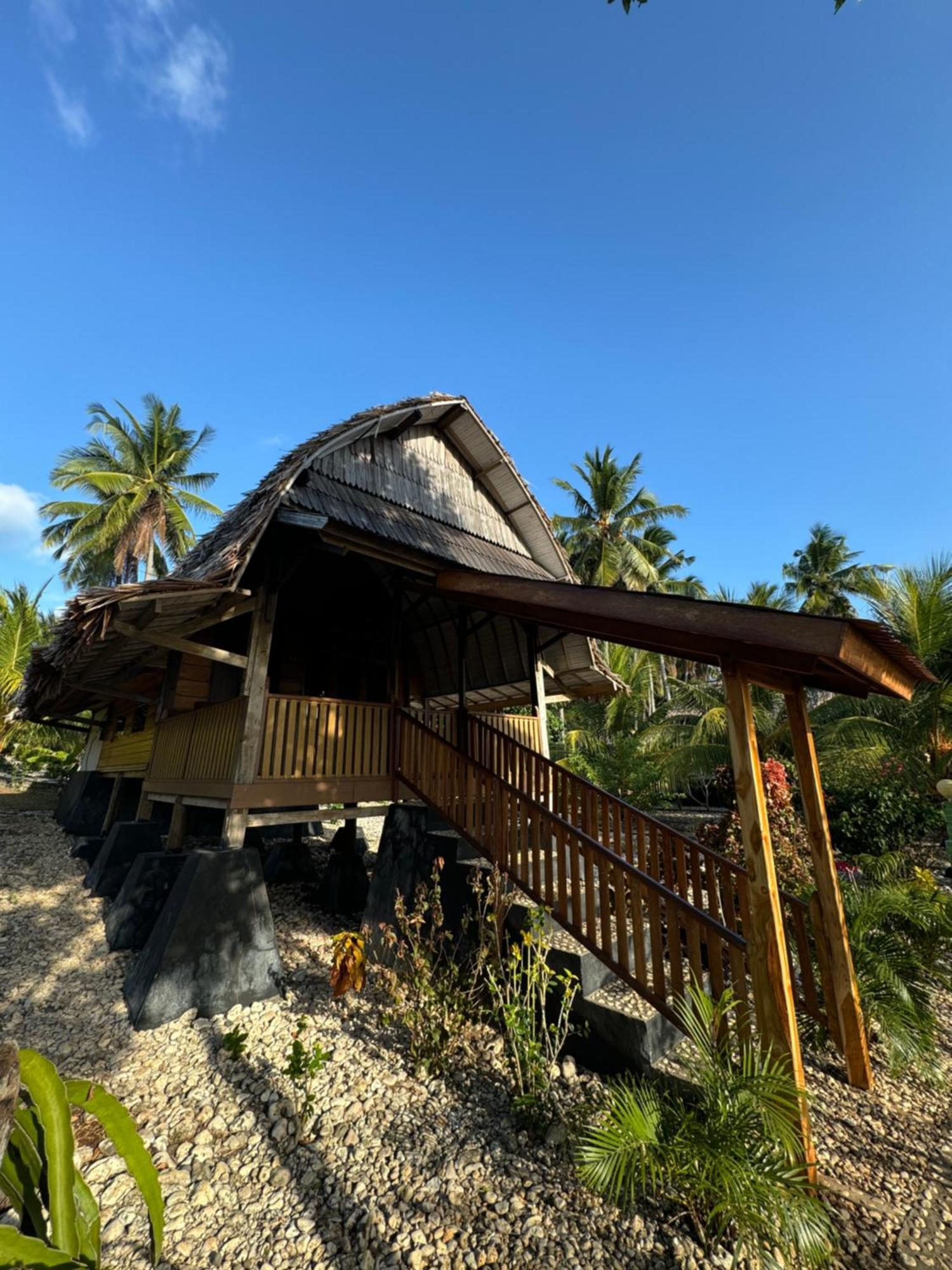 Sunari Beach Resort 2 Padang (Selayar) Exterior foto