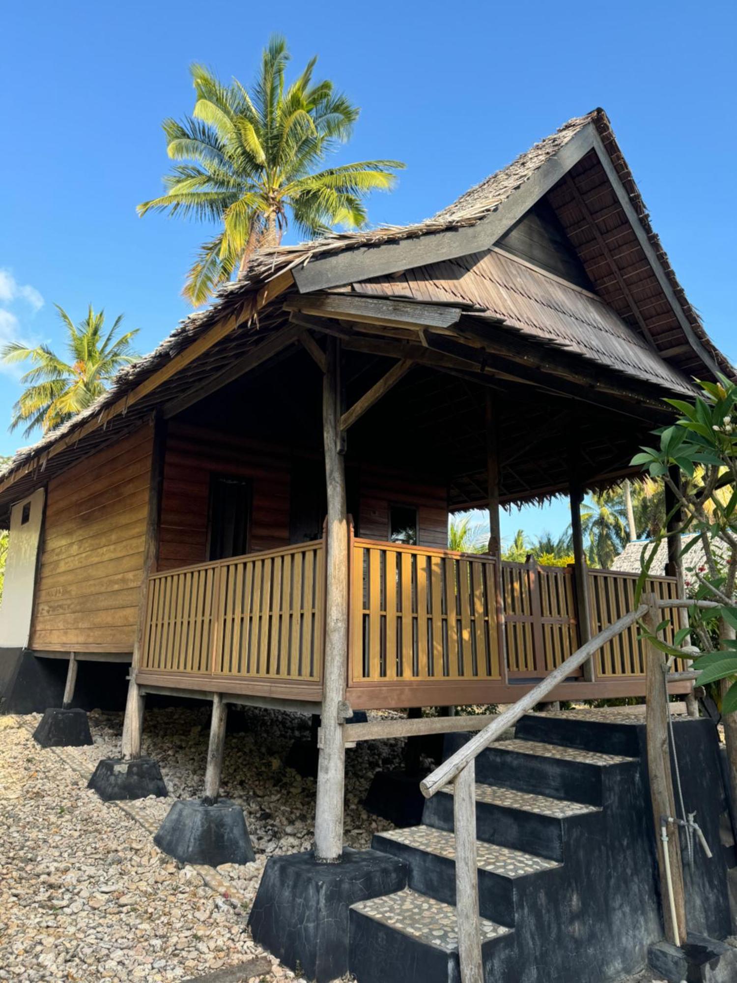Sunari Beach Resort 2 Padang (Selayar) Exterior foto