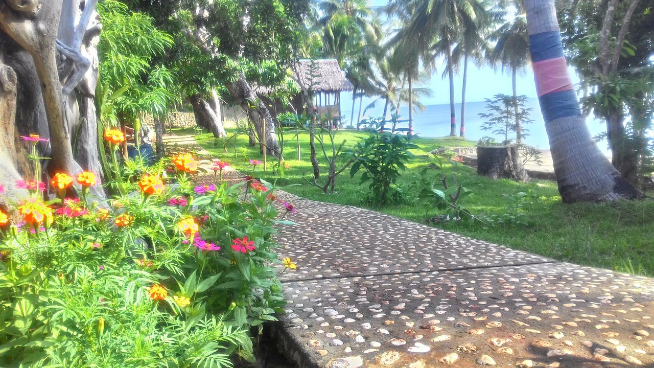 Sunari Beach Resort 2 Padang (Selayar) Exterior foto