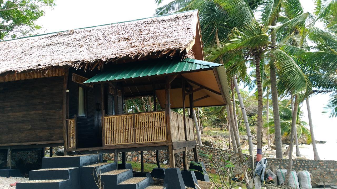 Sunari Beach Resort 2 Padang (Selayar) Exterior foto