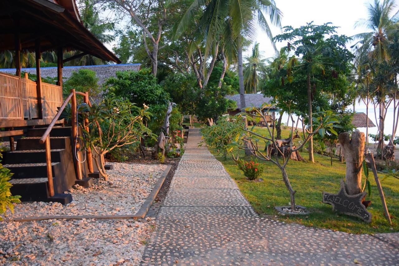 Sunari Beach Resort 2 Padang (Selayar) Exterior foto