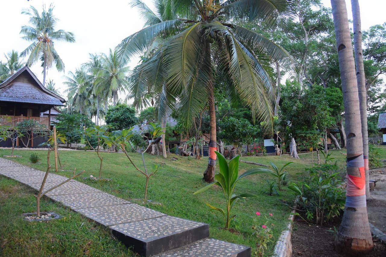 Sunari Beach Resort 2 Padang (Selayar) Exterior foto
