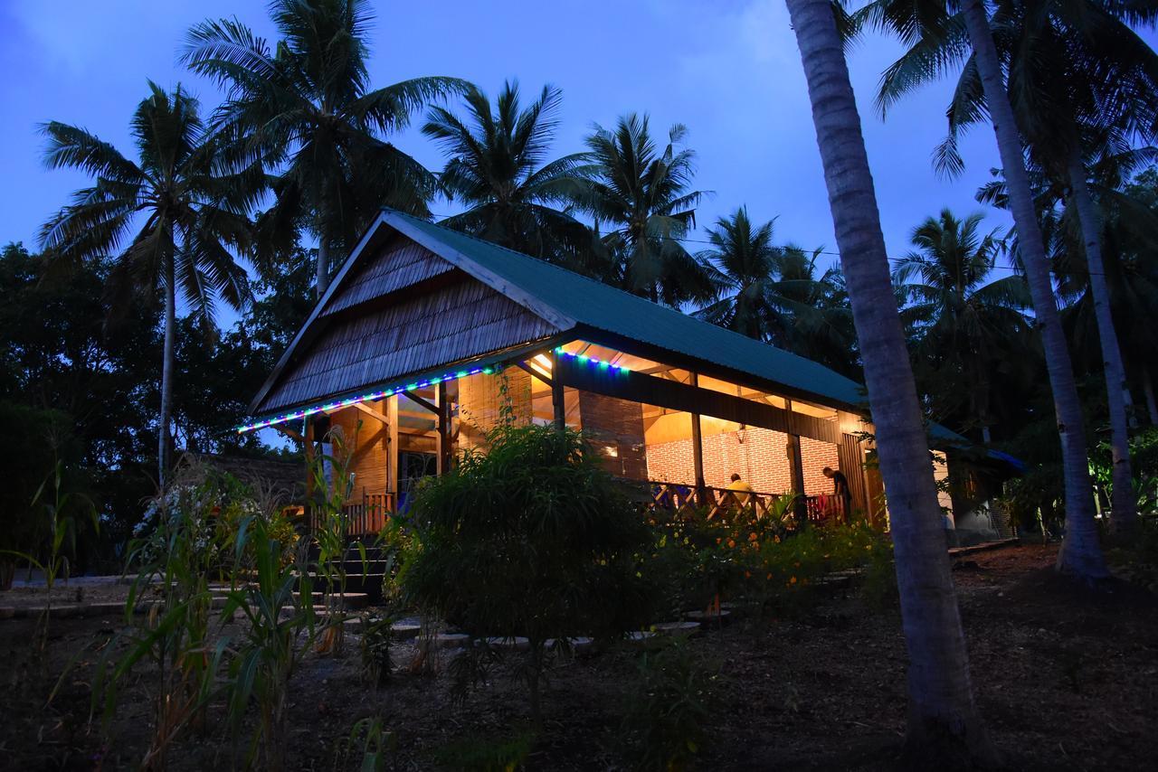 Sunari Beach Resort 2 Padang (Selayar) Exterior foto