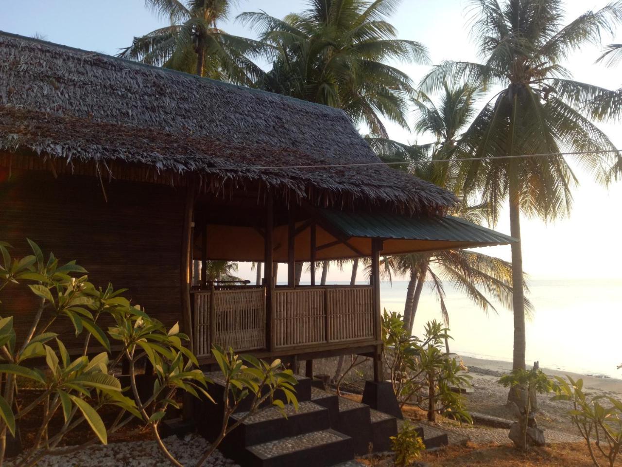 Sunari Beach Resort 2 Padang (Selayar) Exterior foto