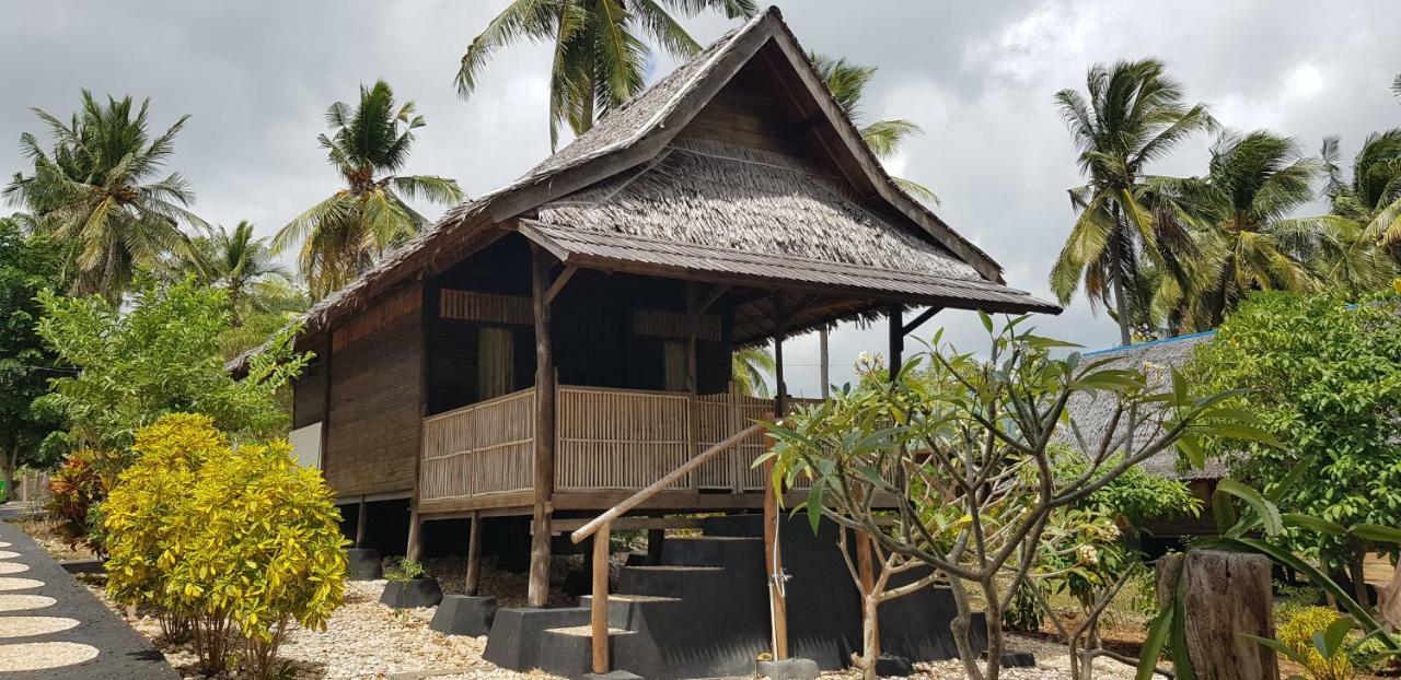 Sunari Beach Resort 2 Padang (Selayar) Exterior foto