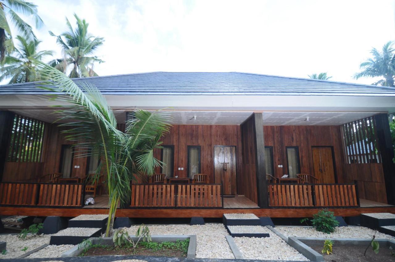 Sunari Beach Resort 2 Padang (Selayar) Exterior foto